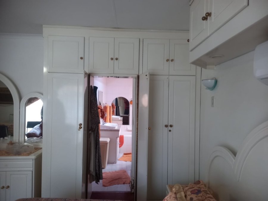 4 Bedroom Property for Sale in Manzil Park North West